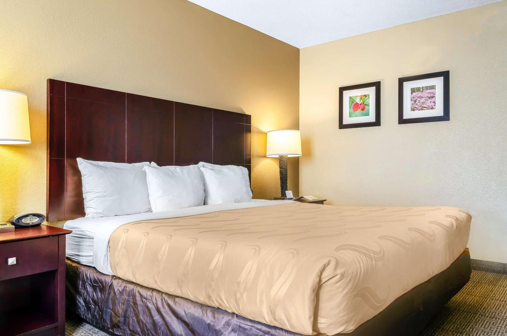 Quality Inn 2*